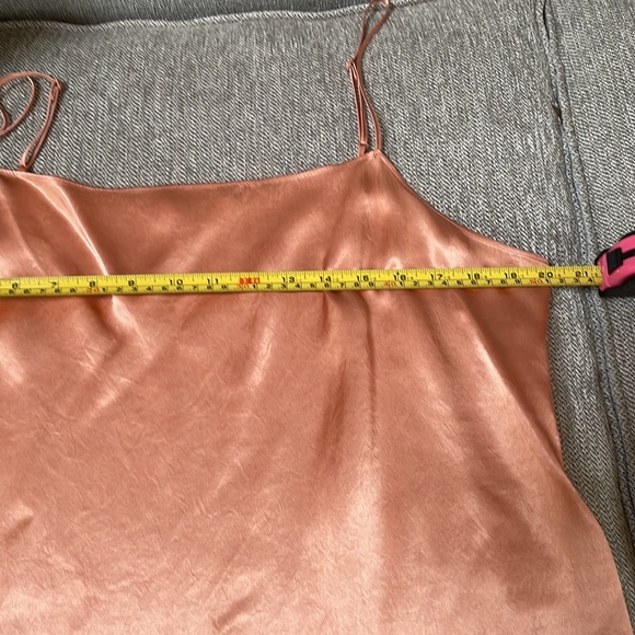 Babiton by ARITZIA Satiny Camisole, size L - Picture 8 of 9